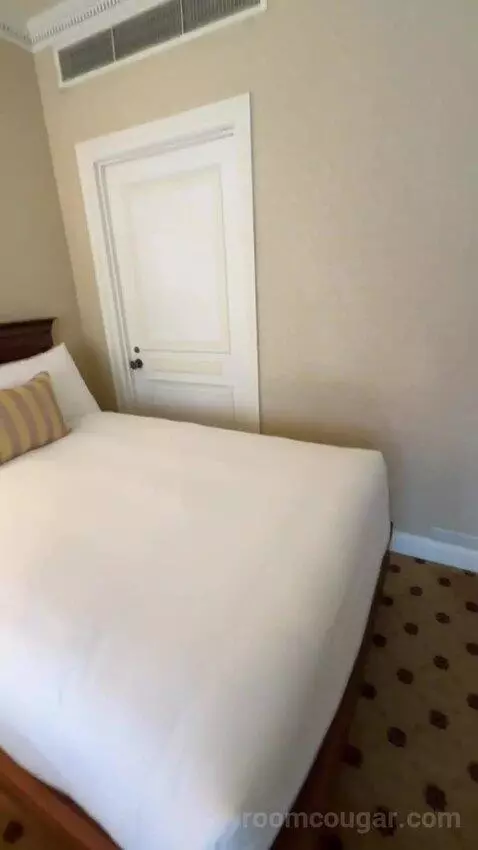 Premier View 2 Double Room (#1289) bed picture #12