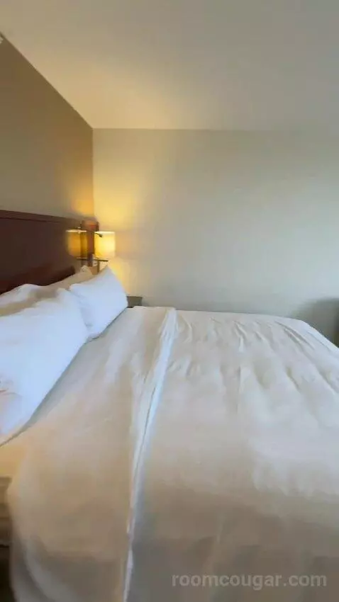 Corner King Room with Balcony (#619) bed picture #12
