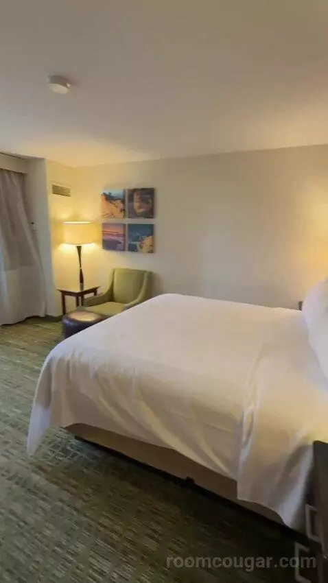 Deluxe Room with Balcony (#619) bed picture #3
