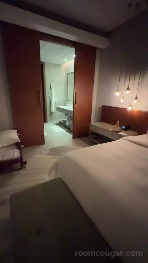Superior King Suite with Downtown View Including Signature St. Regis Butler Service (#2019) picture #11