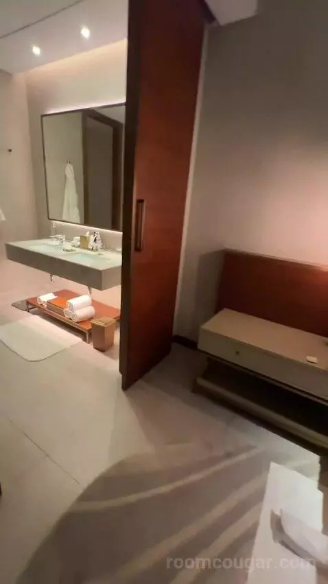 Superior King Suite with Downtown View Including Signature St. Regis Butler Service (#2019) picture #16