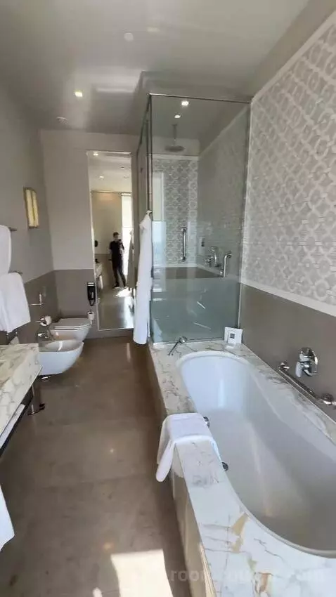 Panoramic Suite, 1 Bedroom Suite (#1501) bathroom picture #6