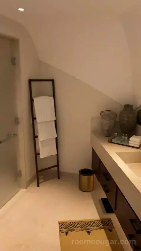 2 Bedroom Overwater Villa bathroom picture #12