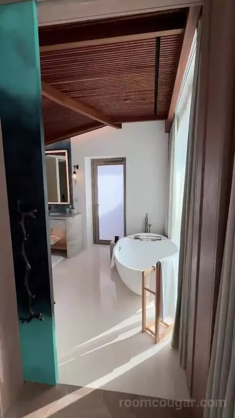 2 Bedroom Beach Villa bathroom picture #2