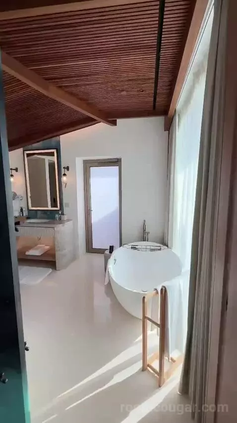 2 Bedroom Beach Villa bathroom picture #4