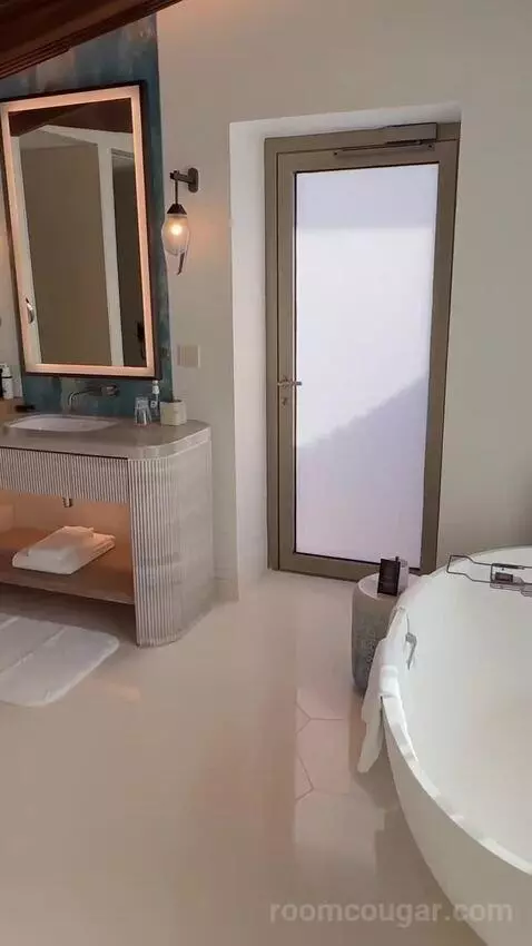 2 Bedroom Beach Villa bathroom picture #5