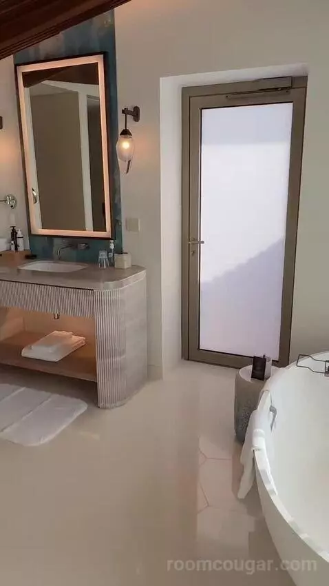 2 Bedroom Beach Villa bathroom picture #6
