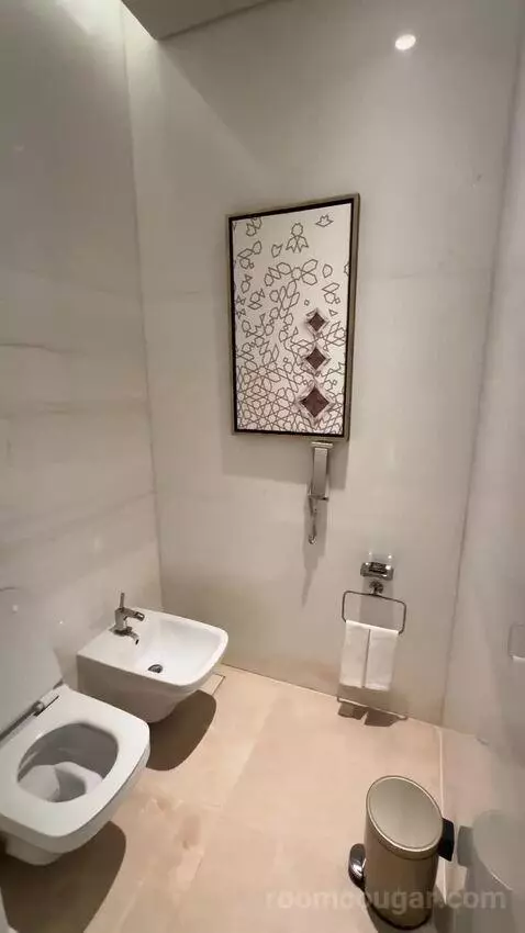 John Jacob Astor Executive King Suite (#240) bathroom picture #7