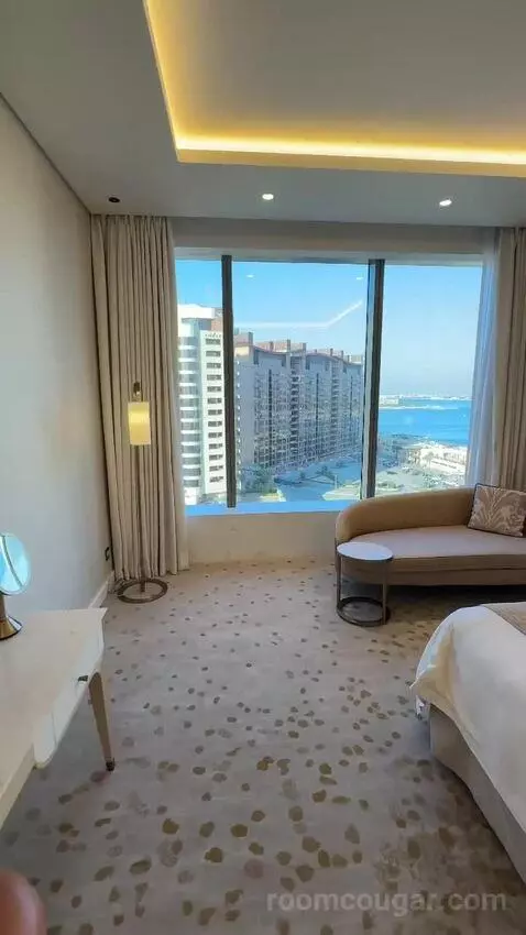 Metropolitan Suite with 1 King, Sea View (#617) view picture #8