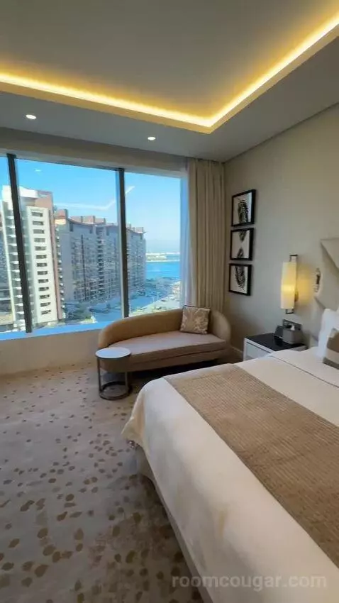 Metropolitan Suite with 1 King, Sea View (#617) bed picture #1