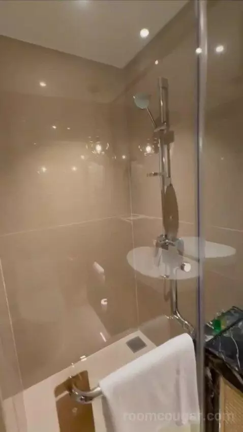 Superior Room @nagaworld 2 (#1929) bathroom picture #2