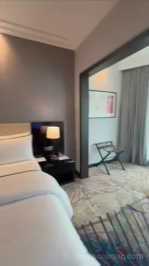 Westin Suite (#1003) bed picture #2