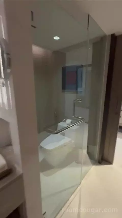 1 Bedroom Suite, 1 King (#2029) bathroom picture #8