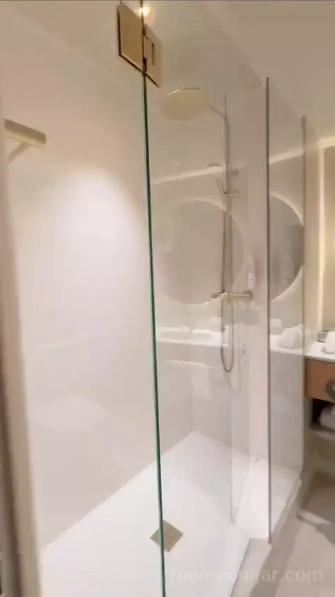 Executive Room, 2 Doubles, City View bathroom picture #3