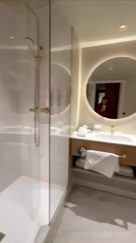 Executive Room, 2 Doubles, City View bathroom picture #6