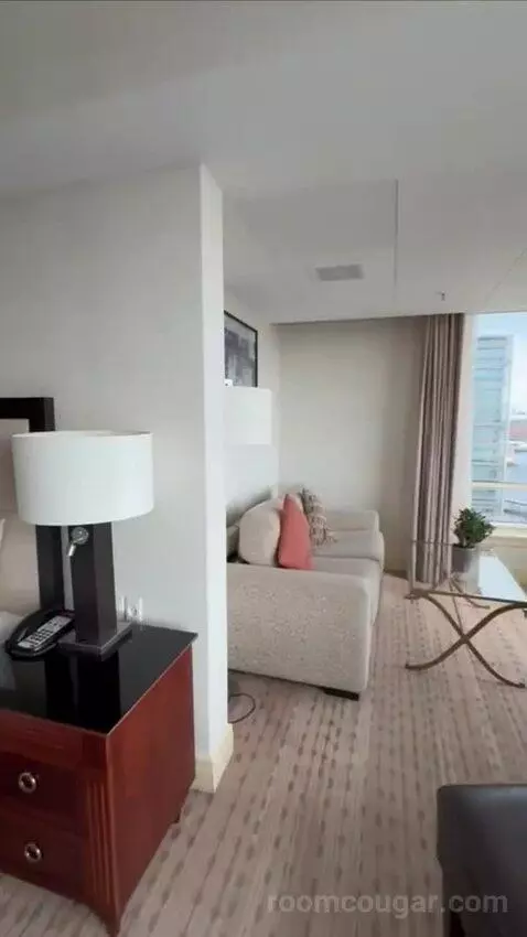 Corner, Junior Suite (#722) picture #17
