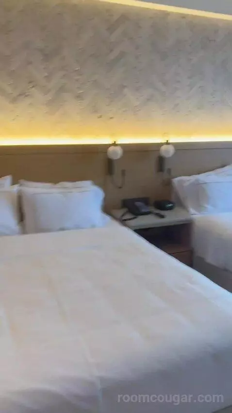 Queen Room with Two Queen Beds and Partial Ocean View bed picture #3