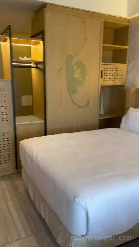 Queen Room with Two Queen Beds and Partial Ocean View bed picture #7