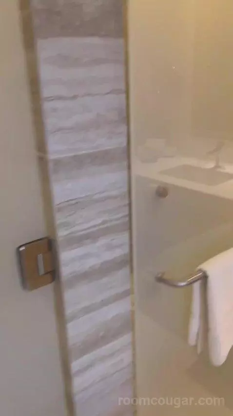 Queen Room with Two Queen Beds and Partial Ocean View bathroom picture #6
