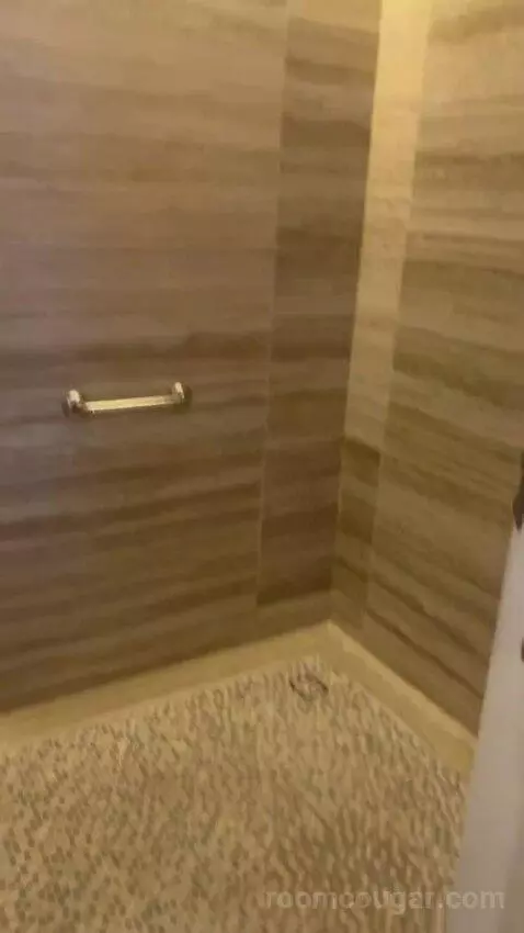 Queen Room with Two Queen Beds and Partial Ocean View bathroom picture #8
