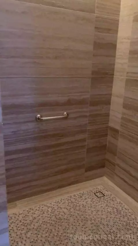 Queen Room with Two Queen Beds and Partial Ocean View bathroom picture #10