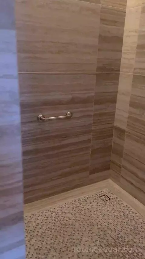 Queen Room with Two Queen Beds and Partial Ocean View bathroom picture #11