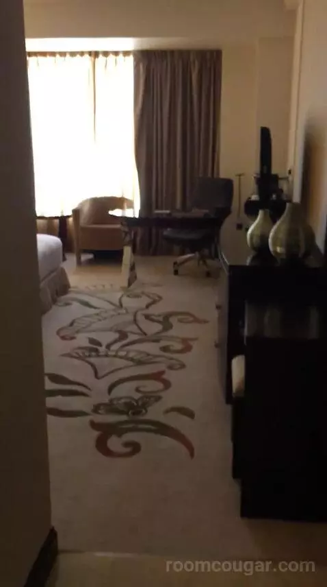 flymetothemoon's review preview (Conrad Dubai)
