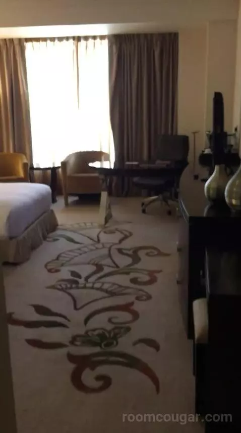 Deluxe Double Room with Two Double Beds and Skyline View bed picture #4
