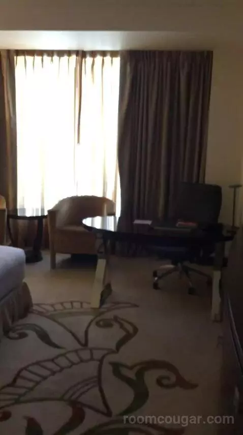 Deluxe Double Room with Two Double Beds and Skyline View bed picture #7