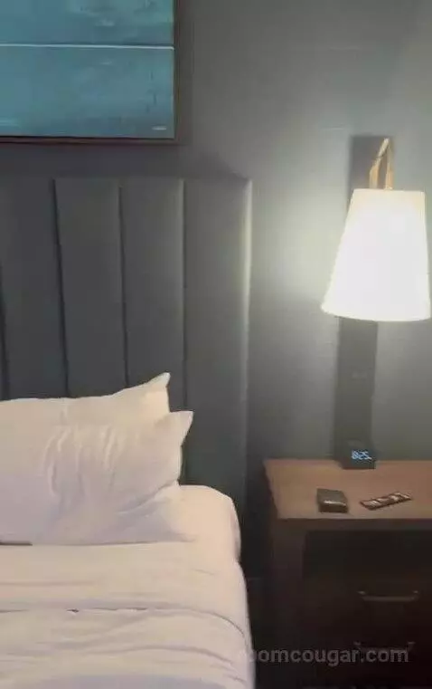 King Suite - Oceanfront bed picture #12