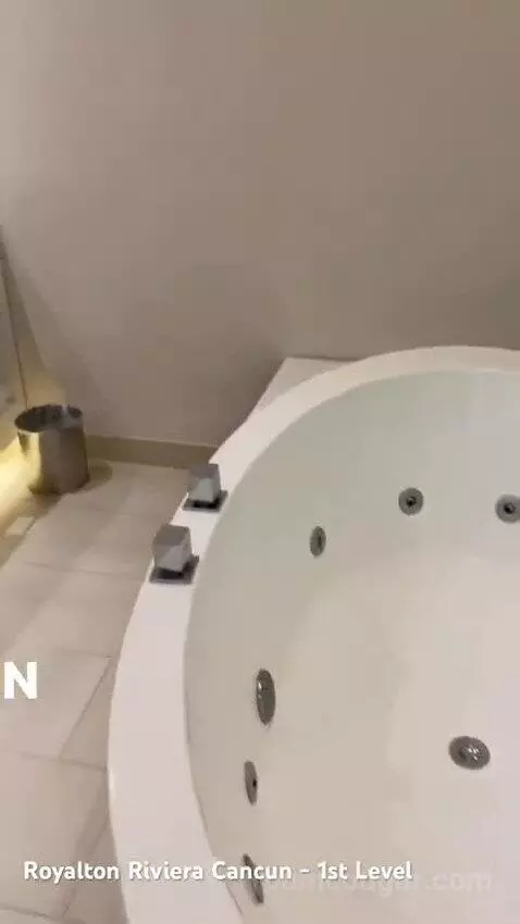 Luxury Suite Ocean View with Terrace Jacuzzi bathroom picture #7