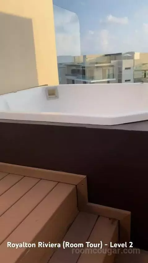 Luxury Suite Ocean View with Terrace Jacuzzi bathroom picture #1