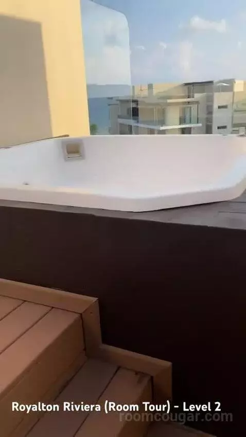 Luxury Suite Ocean View with Terrace Jacuzzi bathroom picture #4
