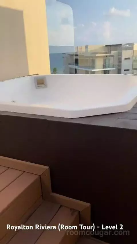Luxury Suite Ocean View with Terrace Jacuzzi bathroom picture #5