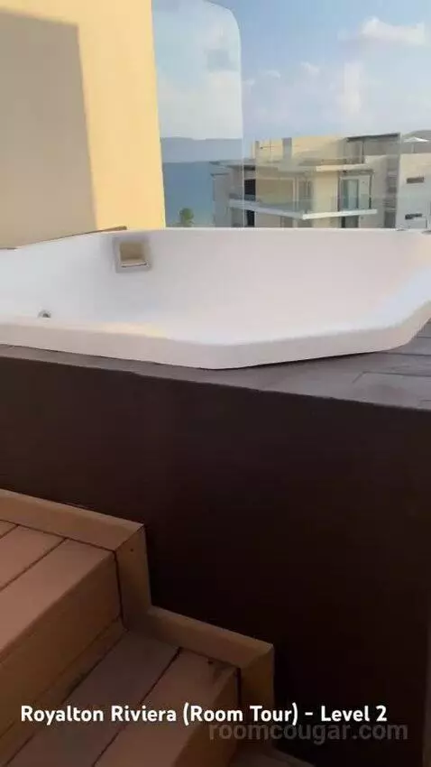 Luxury Suite Ocean View with Terrace Jacuzzi bathroom picture #6