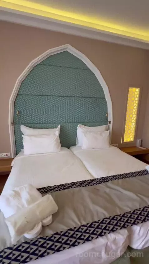 Suite with Balcony bed picture #5