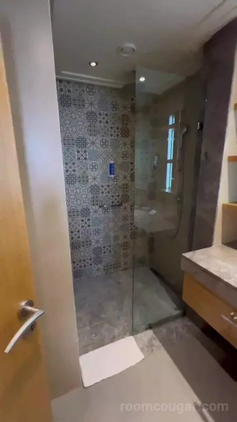 Suite with Balcony bathroom picture #1