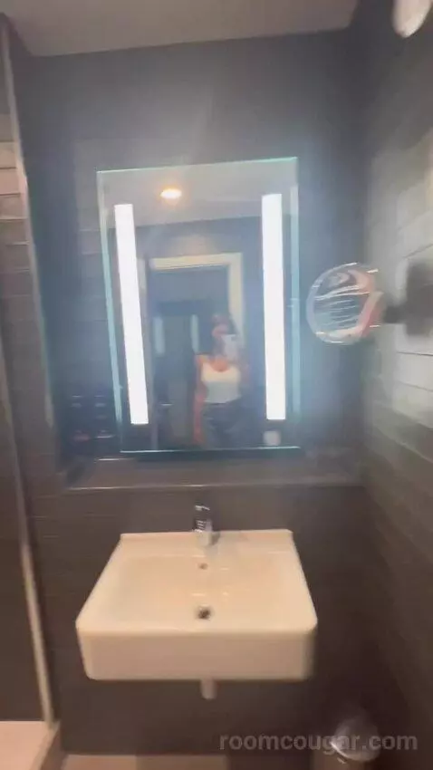 Standard bathroom picture #5
