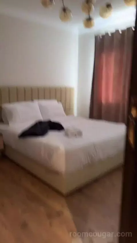 Suite bed picture #2