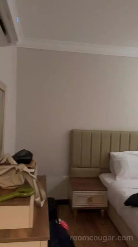 Suite bed picture #4