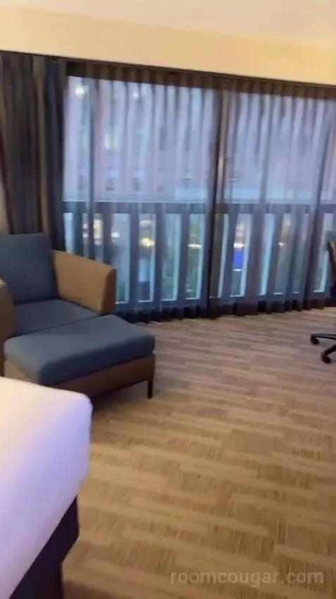 King Room with Bay View bed picture #10