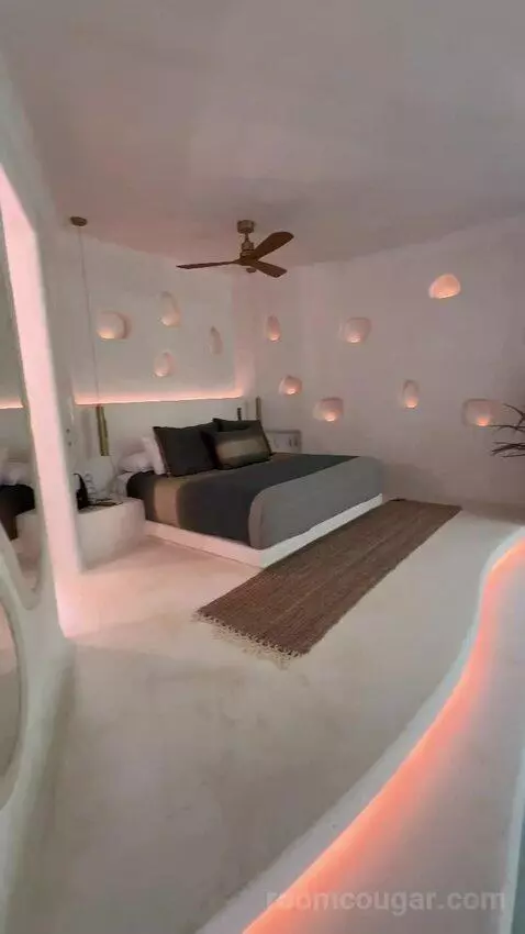 Superior Villa bed picture #1