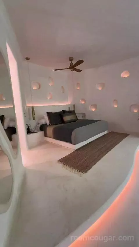 Superior Villa bed picture #2