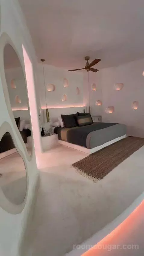 Superior Villa bed picture #4