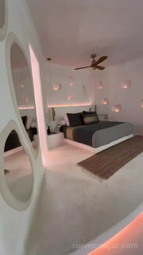 Superior Villa bed picture #5