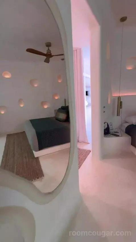 Superior Villa bed picture #7