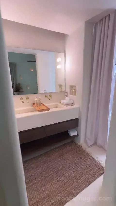 Superior Villa bathroom picture #3