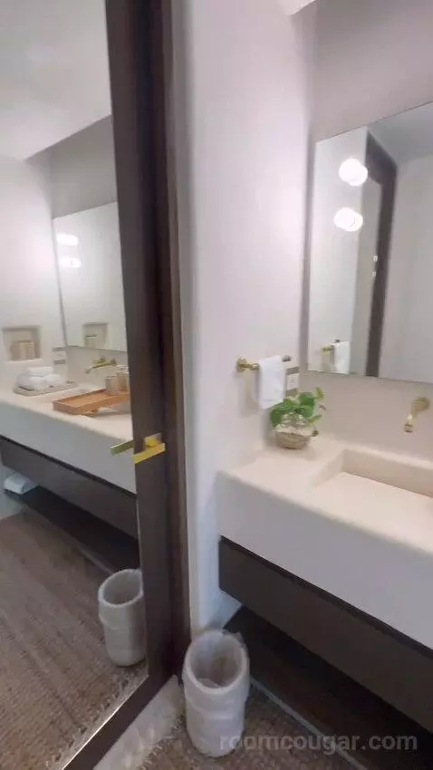Superior Villa bathroom picture #6