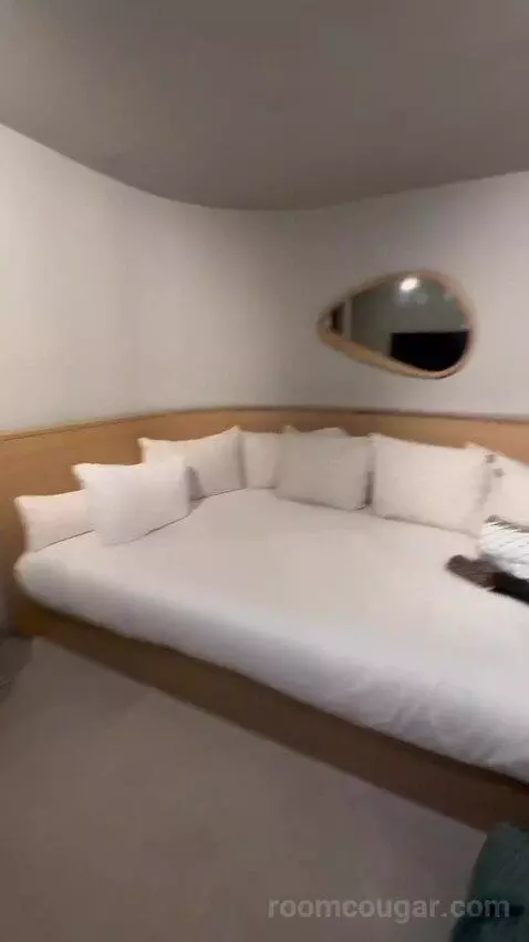 Fabulous Studio Suite, Larger Studio, Ocean View, Balcony bed picture #6
