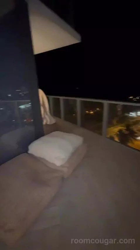 Fabulous Studio Suite, Larger Studio, Ocean View, Balcony bed picture #2